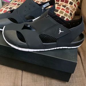 Black Jordan Flare (Velcro) sandals for boys size 3
